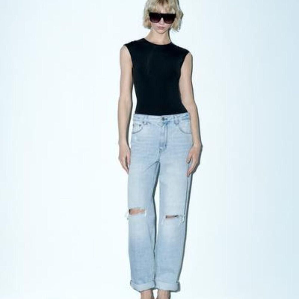 Zara light blue mid rise distressed denim boyfriend jeans